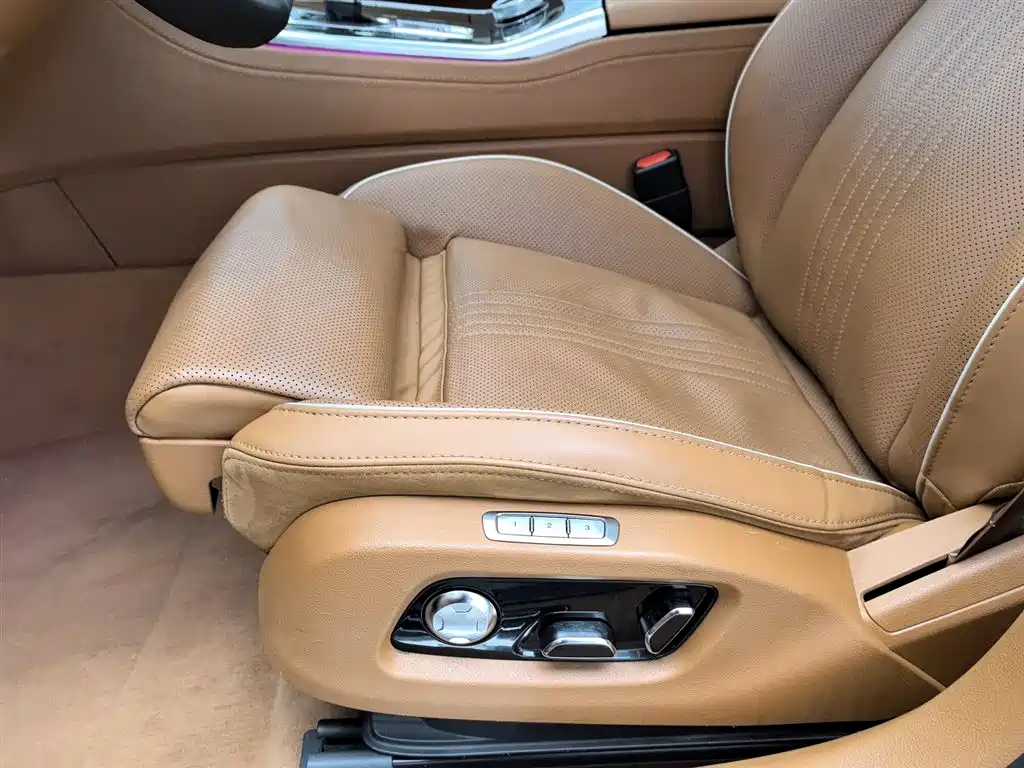Hongqi H9 2020 2.0T Smart Connection Qi Chang Edition фото 20