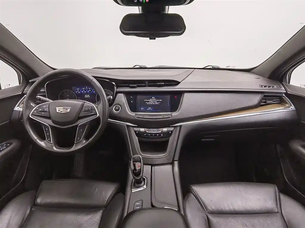 Cadillac XT5 2017 Anniversary Edition 28T 4WD Leading фото 5