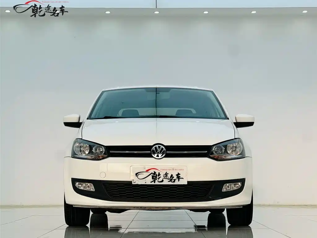 Volkswagen Polo 2013 1.6L Automatic Comfort Edition фото 2