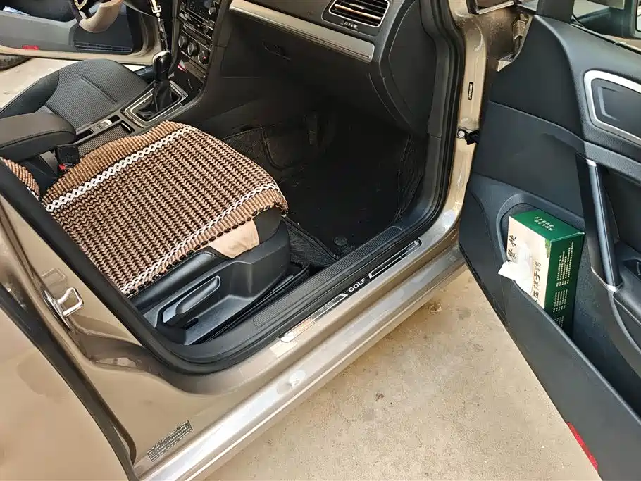 Volkswagen Golf 2018 1.6L Automatic Comfort фото 8