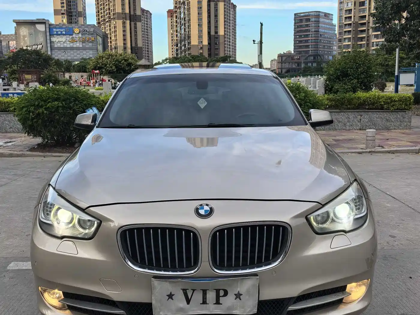 BMW 5 Series GT 2010 535i Leading Model фото 3