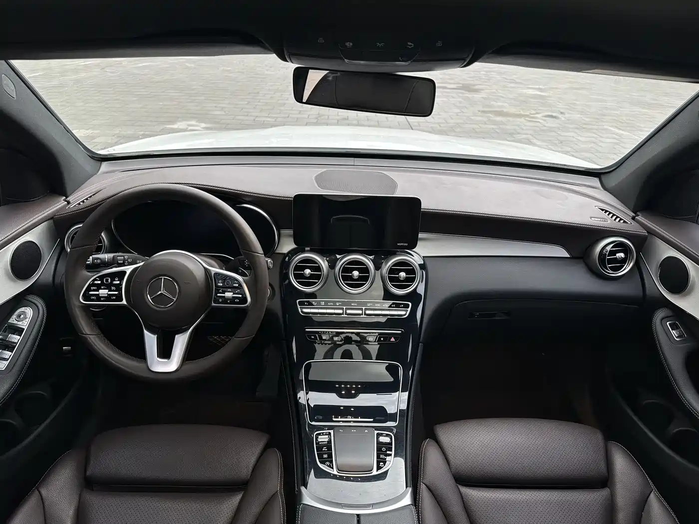 Mercedes-Benz GLC 2021 GLC 260 L 4MATIC Sporty фото 8