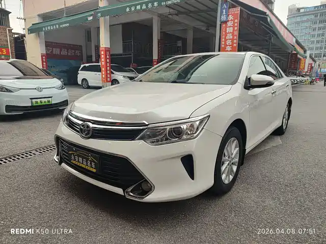 TOYOTA CAMRY