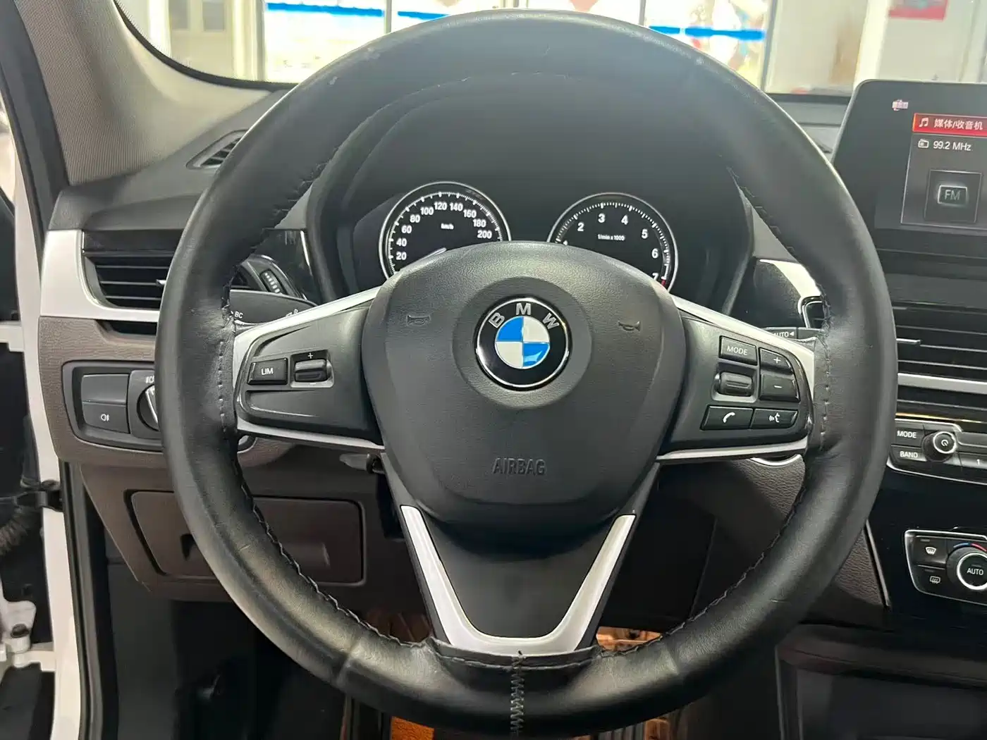 BMW X1 2020 sDrive25Li Leading Model фото 13