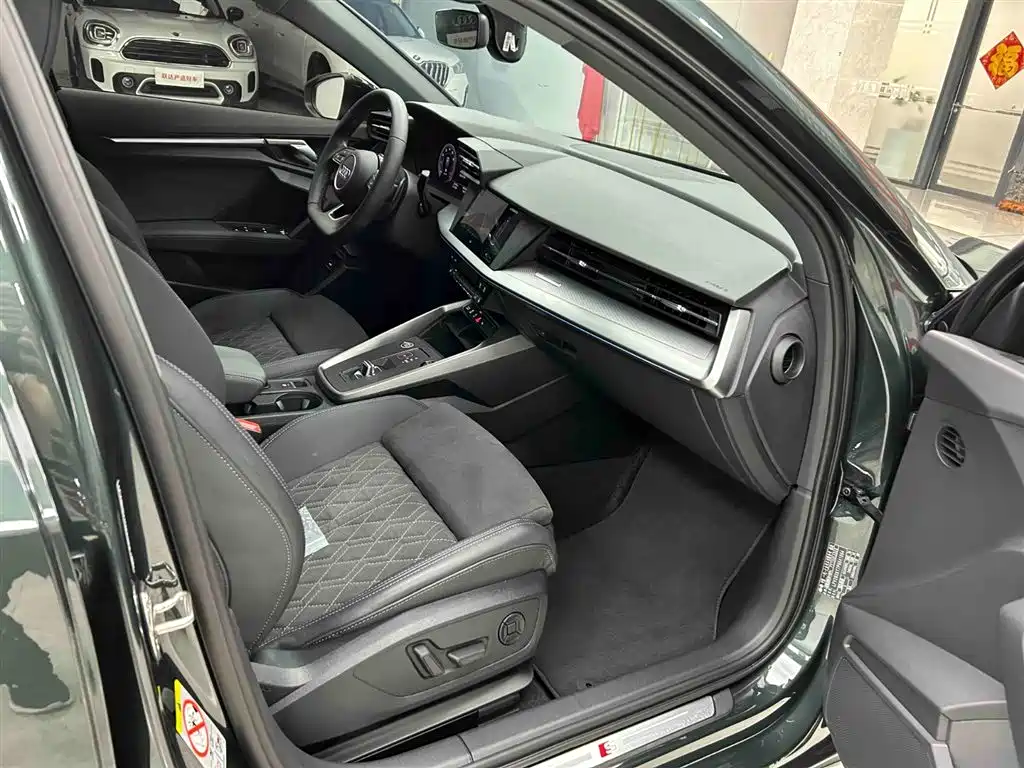 Audi A3 2023 Facelift Sportback 35 TFSI Luxury Sport фото 13