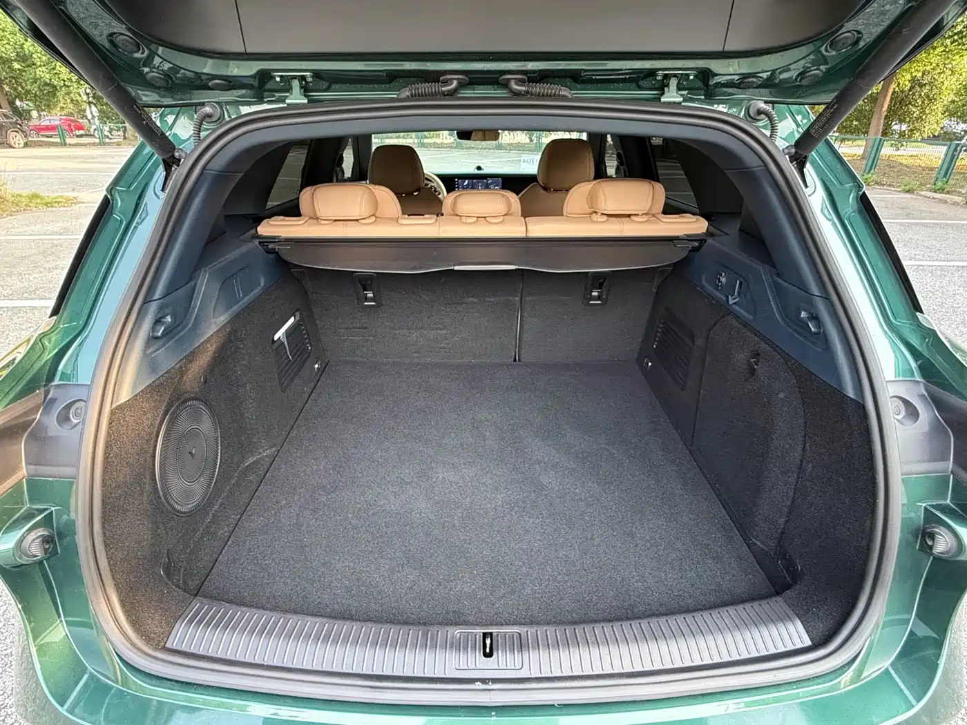 Voyah Auto VOYAH FREE 2024 Ultra Long Range Intelligent Driving Edition фото 13