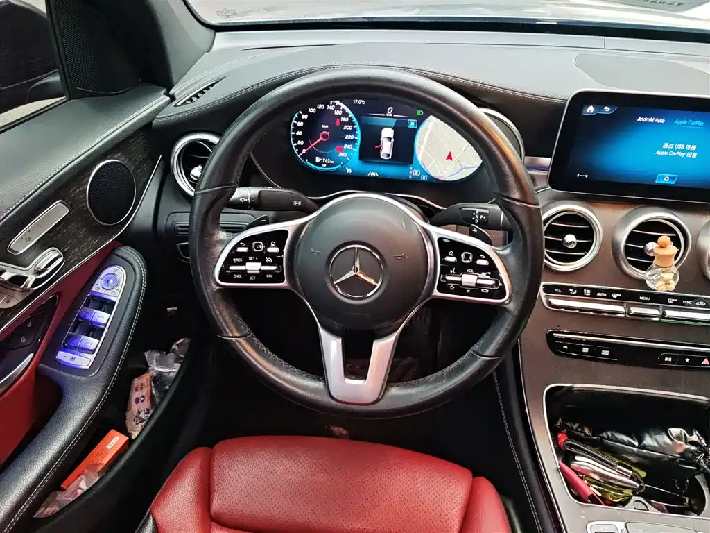 Mercedes-Benz GLC Coupe 2020 GLC 300 4MATIC Coupe SUV фото 3