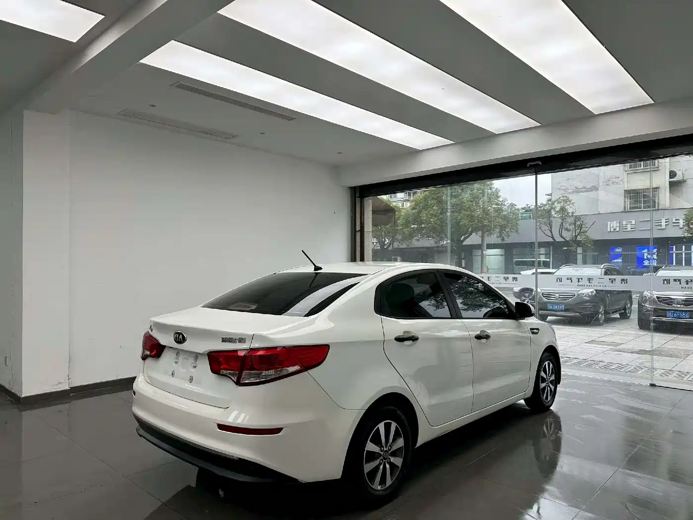 Kia K2 2015 Sedan 1.4L AT GLS фото 9