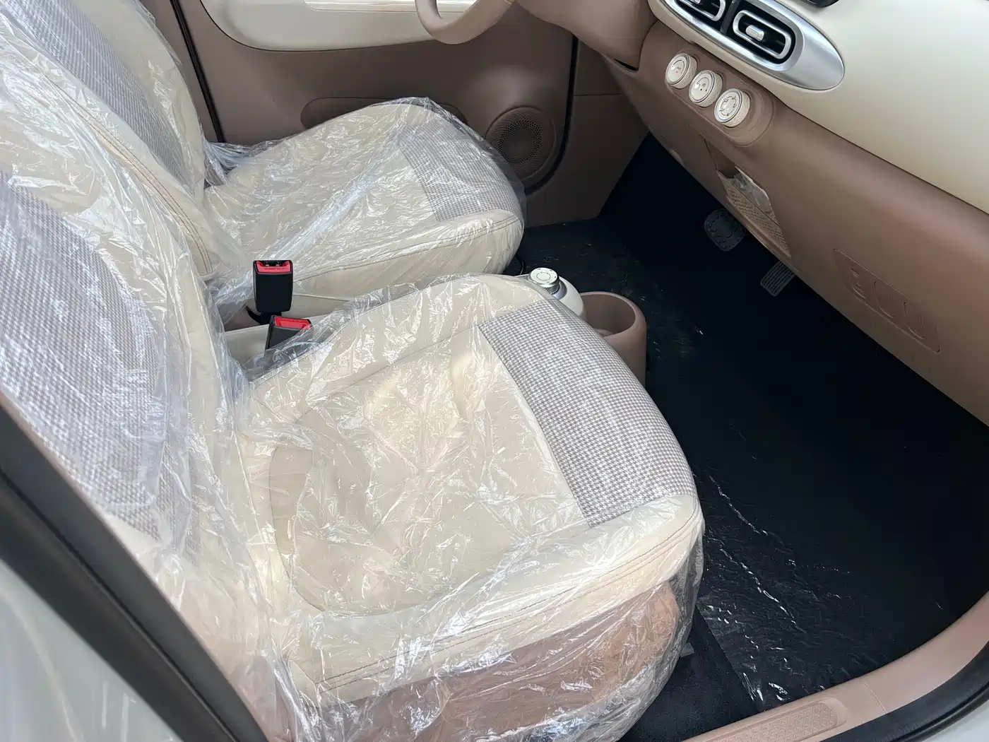 WULING AUTOMOBILE HONGGUANG MINIEV