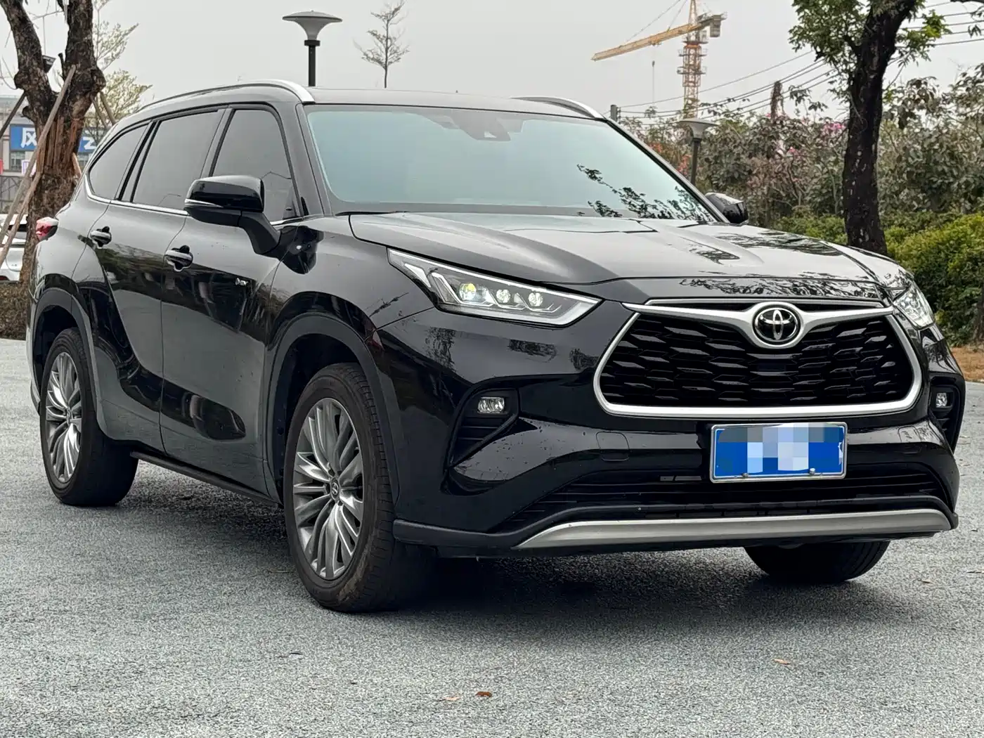 Toyota Highlander 2024 2.5L Smart Hybrid 4WD Luxury 7-seater фото 3