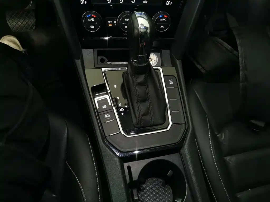 Volkswagen Lamando 2015 280TSI DSG Comfort фото 10
