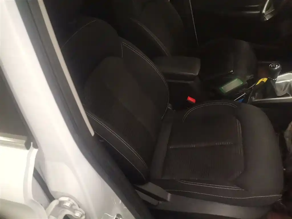 Roewe RX3 2020 2020 1.6L Manual Ultra Comfort Progressive