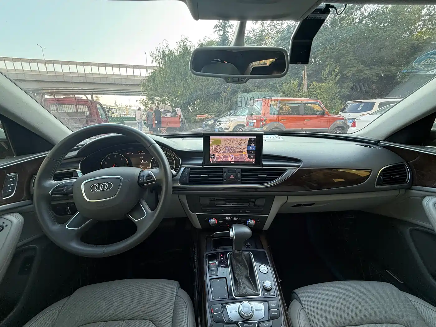 Фото 8 - Audi A6L