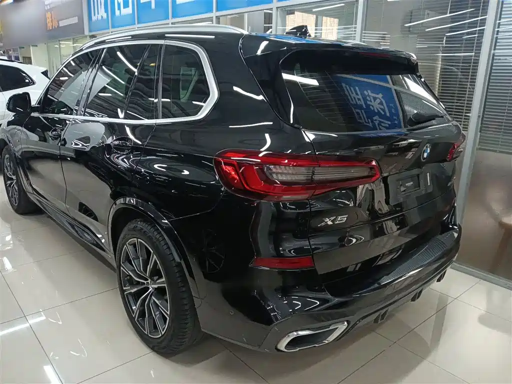 BMW X5 (Import) 2019 xDrive30i M Sport Package фото 23