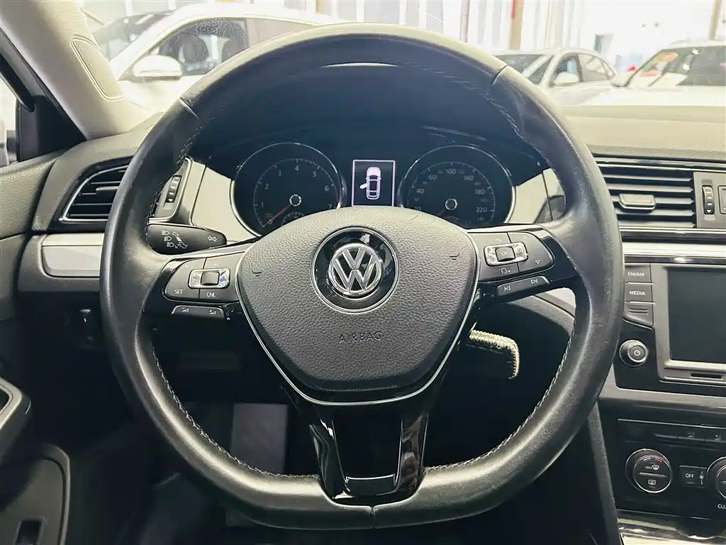 Volkswagen Lamando 2017 280TSI DSG Comfort Edition фото 15