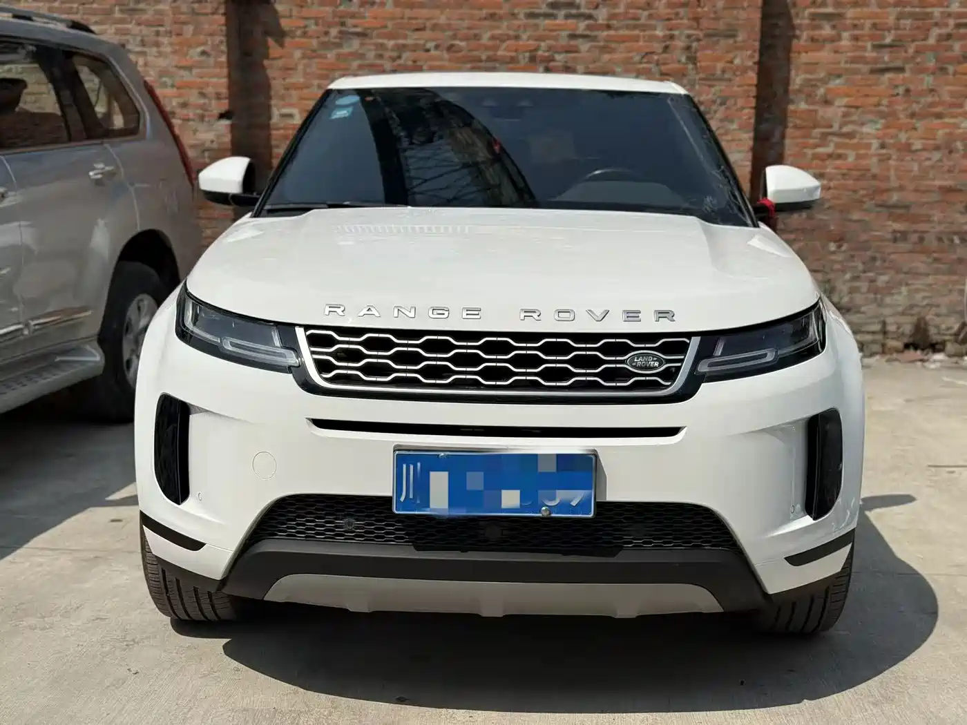 Land Rover Range Rover Evoque 2020 249PS Youth Edition фото 2