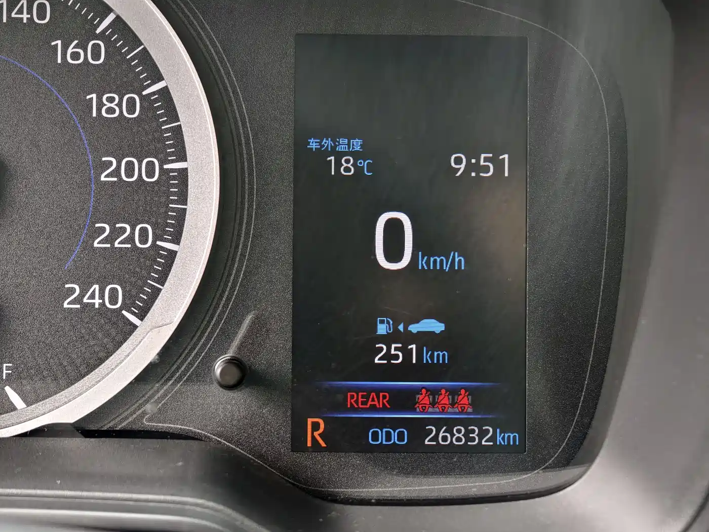 Toyota Corolla 2022 Hybrid 1.8L E-CVT Pioneer Edition фото 16