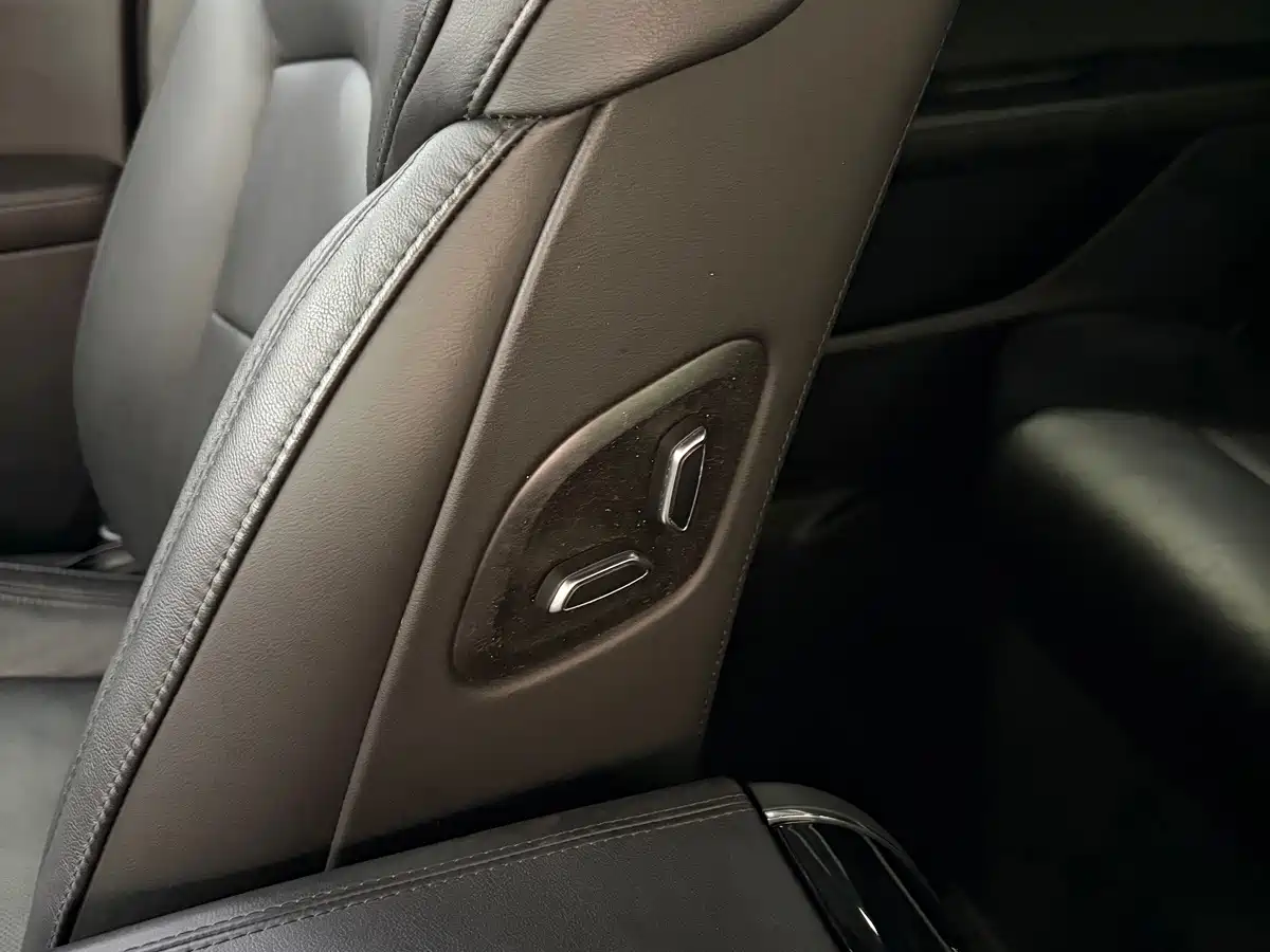 Фото 13 - Cadillac CT6