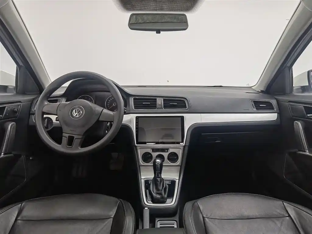 Volkswagen Lavida 2013 Facelift Classic 1.6L Automatic Comfort фото 5