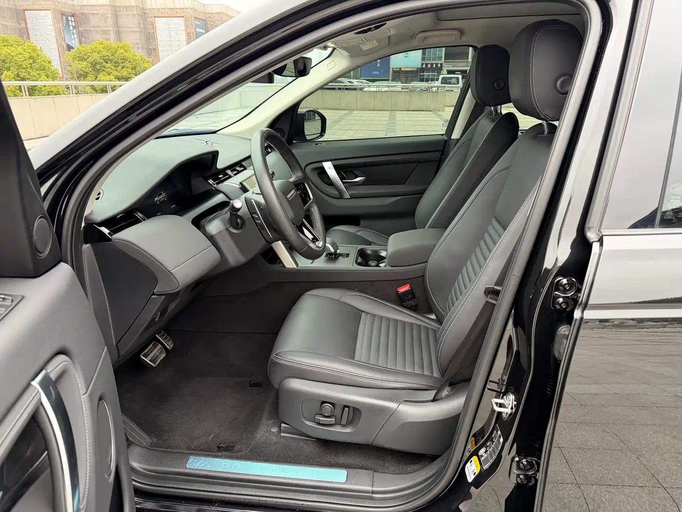 Land Rover Discovery Sport 2025 249PS Performance Tech Edition фото 9