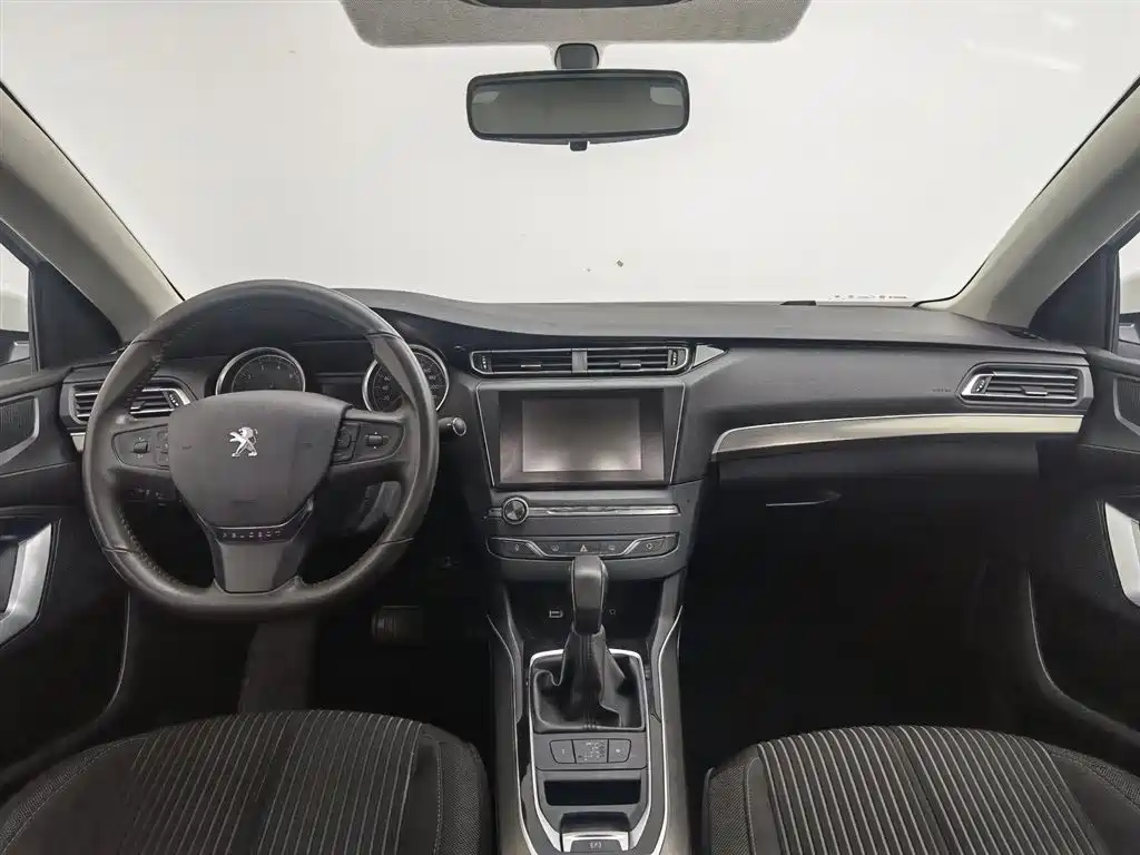 Peugeot 408 2014 1.8L Automatic Luxury Edition фото 5