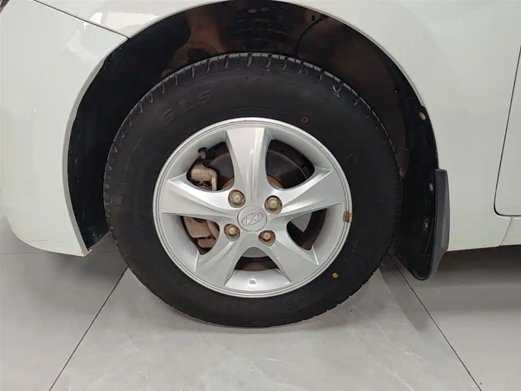 Hyundai Verna 2014 1.4L Manual Smart GLS фото 23