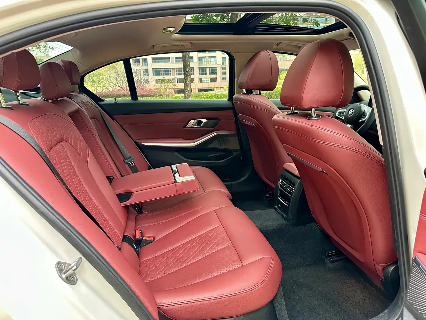 BMW 3 Series 2023 325Li M Sport Package фото 13