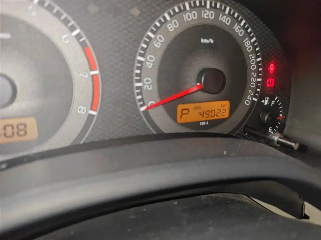 Toyota Corolla 2013 Special Edition 1.6L Auto Ultimate Cool GL фото 13