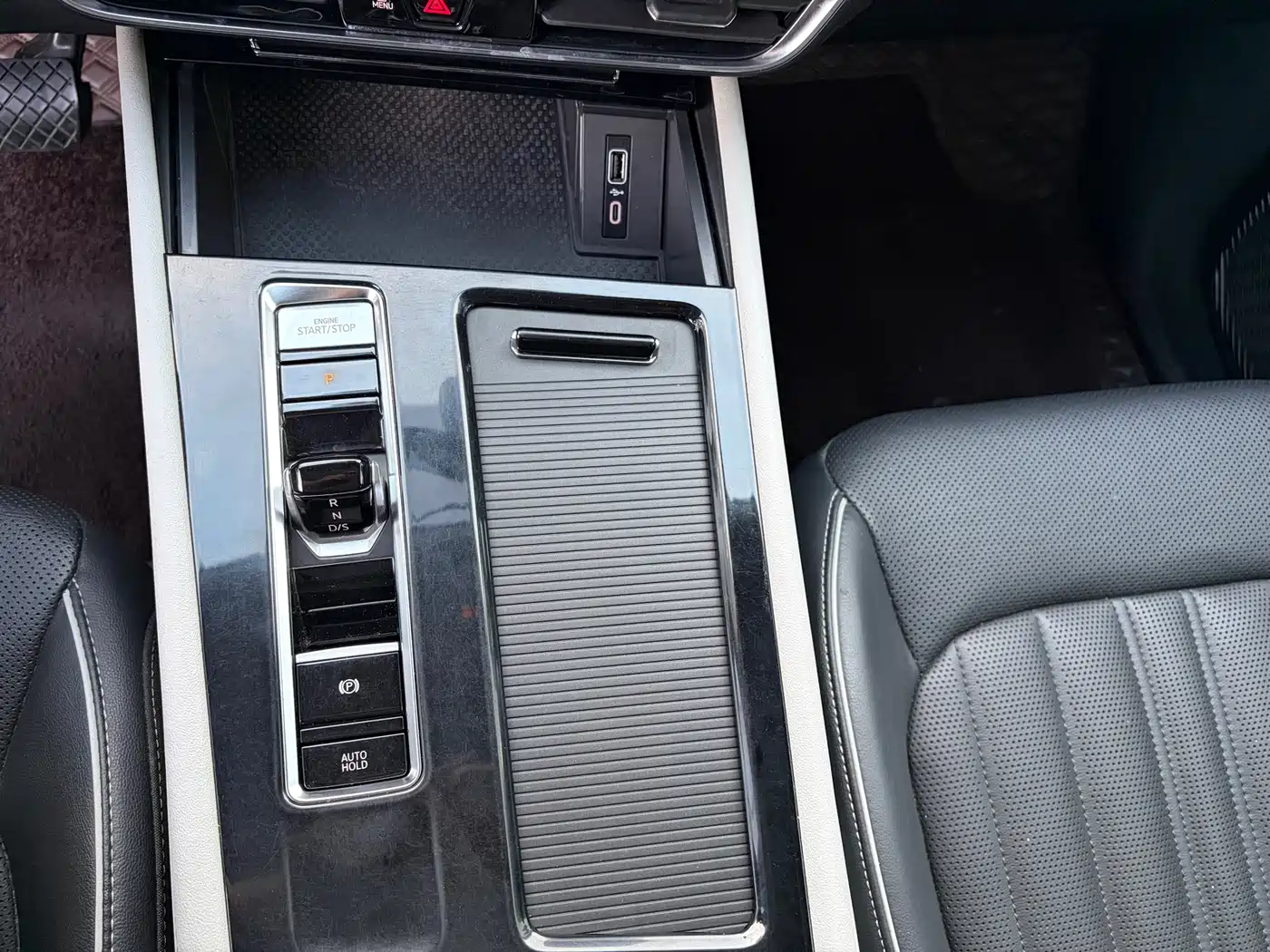 Volkswagen Teramont 2022 330TSI 2WD Premium Luxury фото 6