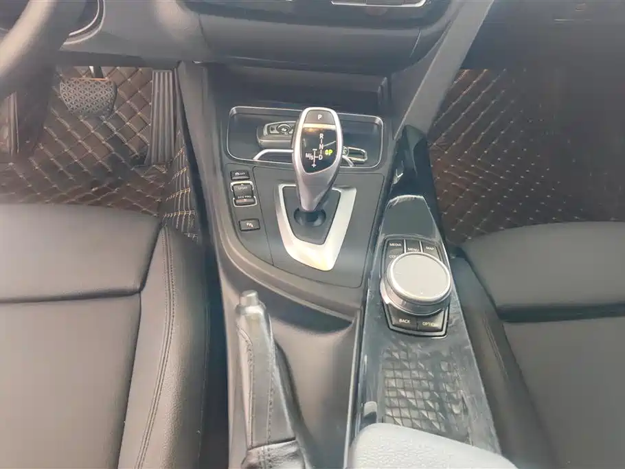 BMW 3 Series 2019 320Li M Sport Package фото 16