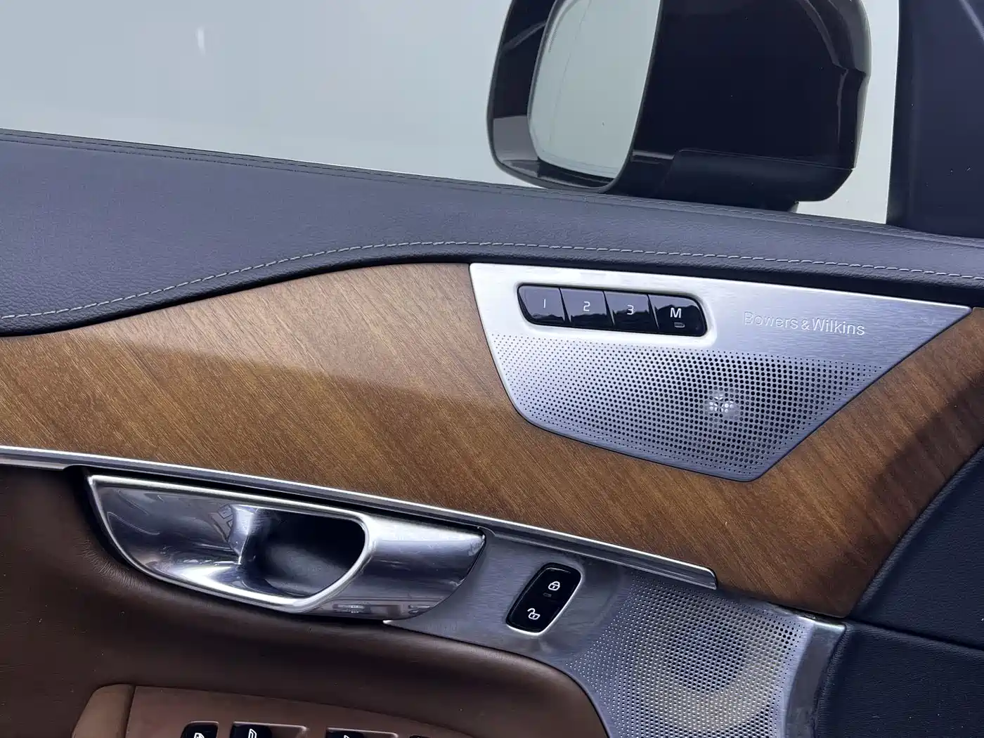 Volvo XC90 Plug-in Hybrid 2018 2018 E-Drive Hybrid T8 Excellence 7-seater