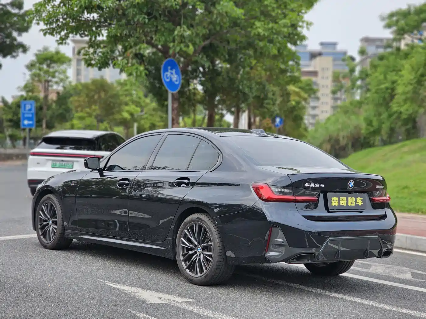 BMW 3 Series 2023 325i M Sport Black Night Package фото 6
