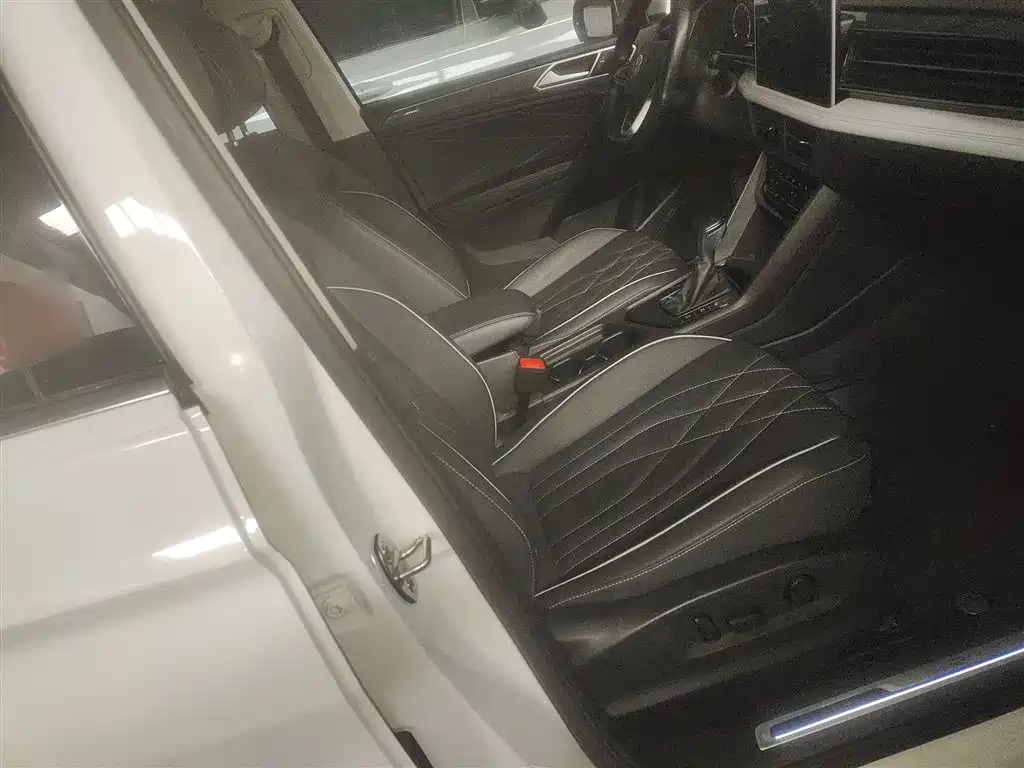 Volkswagen Tiguan L 2022 330TSI Auto 2WD R-Line Premium Edition фото 25