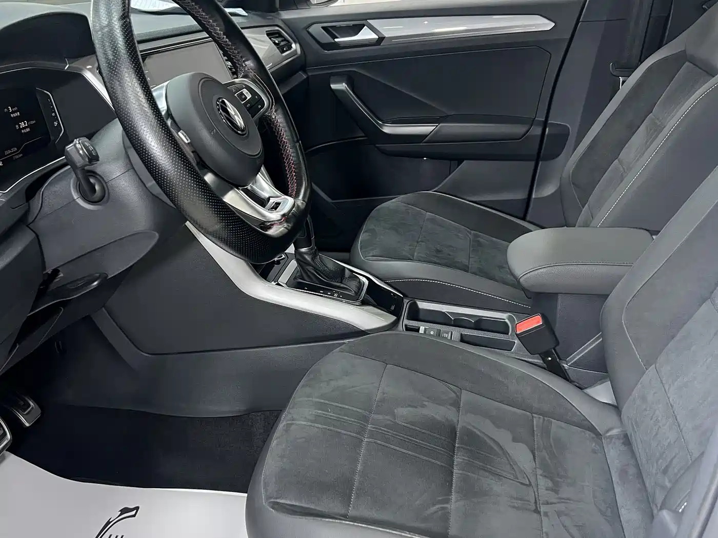 Volkswagen T-ROC 2022 280TSI DSG 2WD R-Line Pro PLUS фото 19