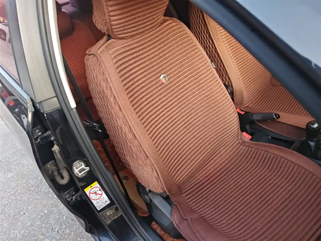 Volkswagen Santana 2016 1.6L Manual Trend Edition фото 25