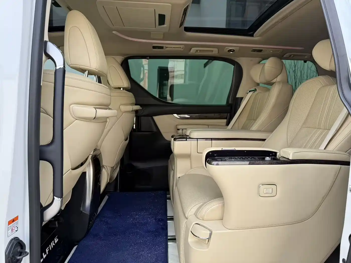 Toyota Vellfire 2021 Crown Hybrid 2.5L HV Premium Edition фото 12