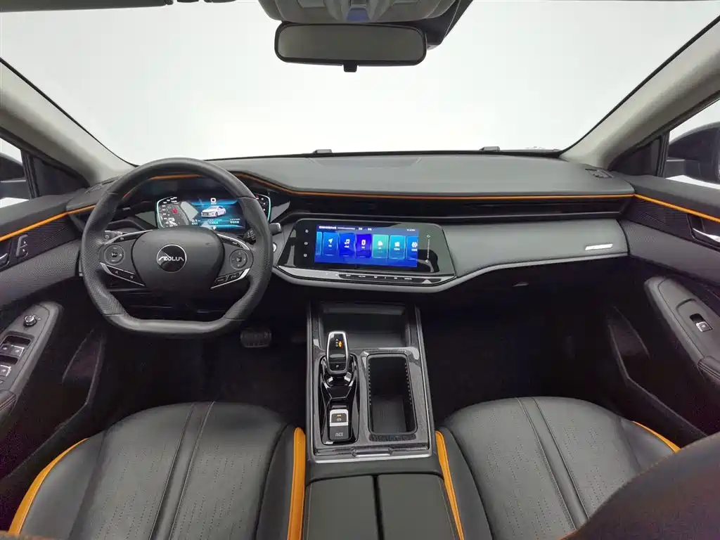 DONGFENG YI HYUN MAX