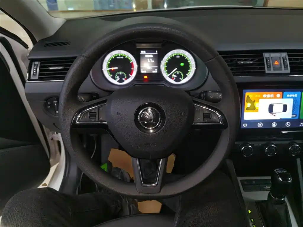 Škoda Octavia 2022 1.5L Automatic Comfort Edition фото 7