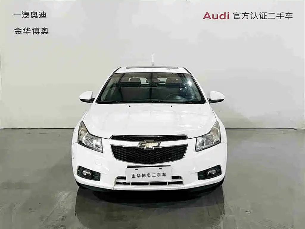 Chevrolet Cruze 2013 Hatchback 1.6L Automatic Luxury фото 2