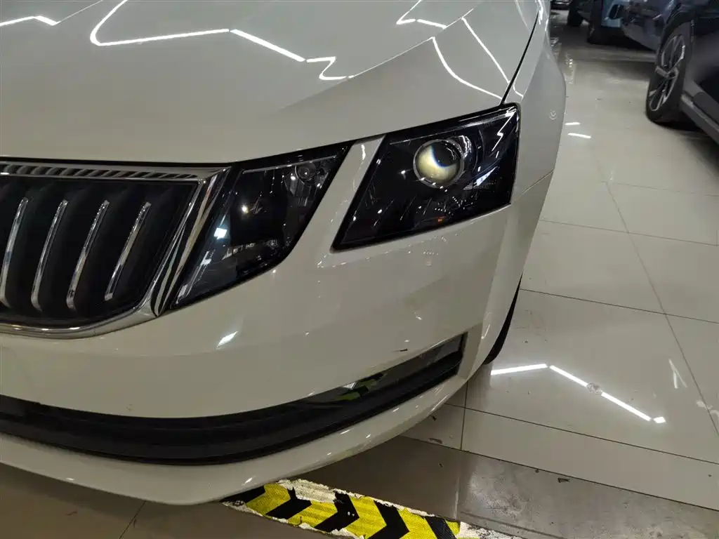 Škoda Octavia 2022 1.5L Automatic Comfort Edition фото 18
