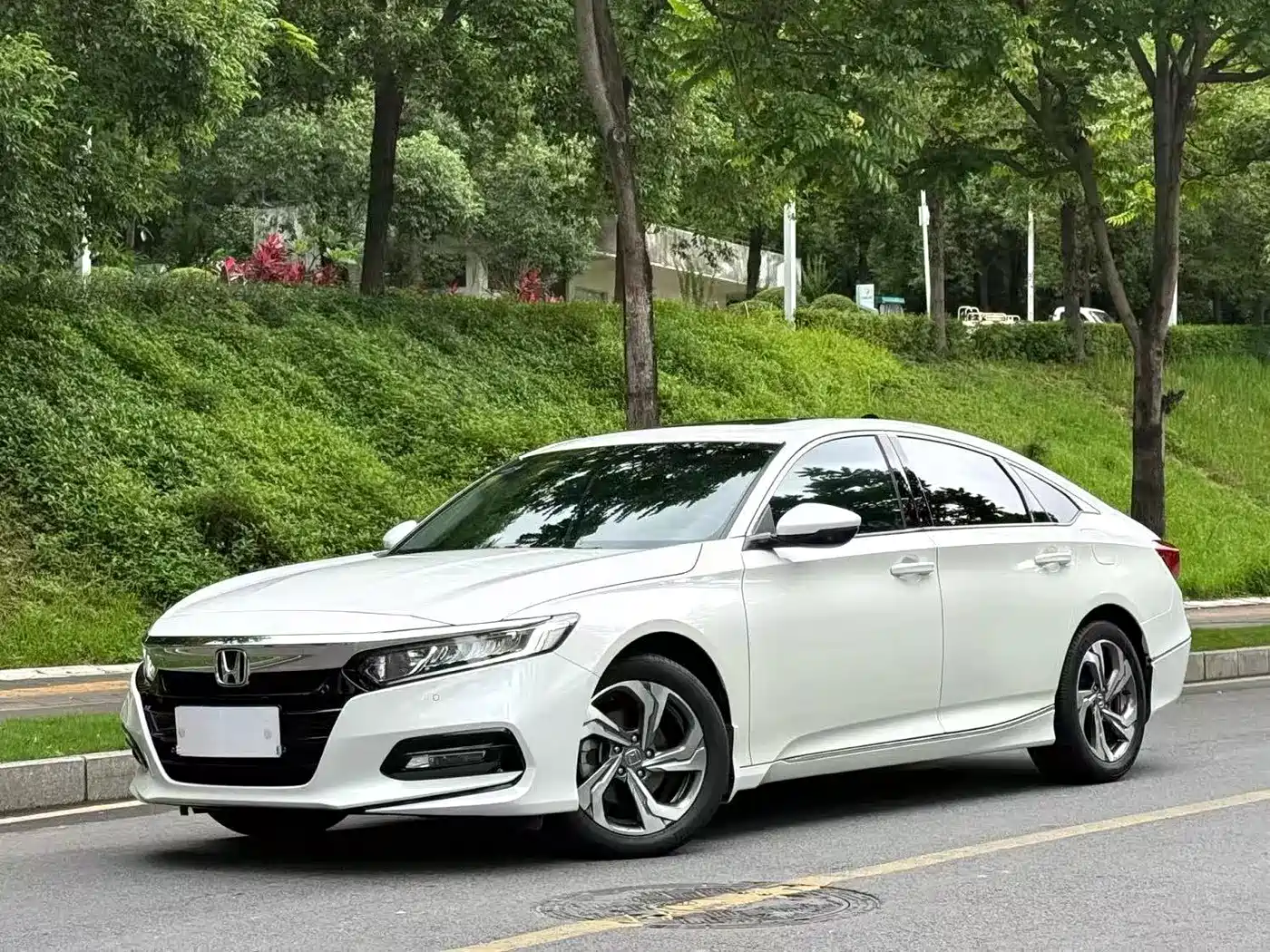 Фото 1 - Honda Accord