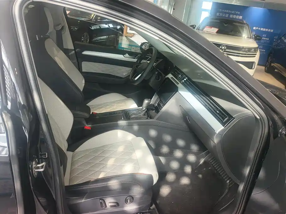 Volkswagen Magotan 2024 2 Million Units Public Sharing Edition 330TSI DSG Luxury фото 8