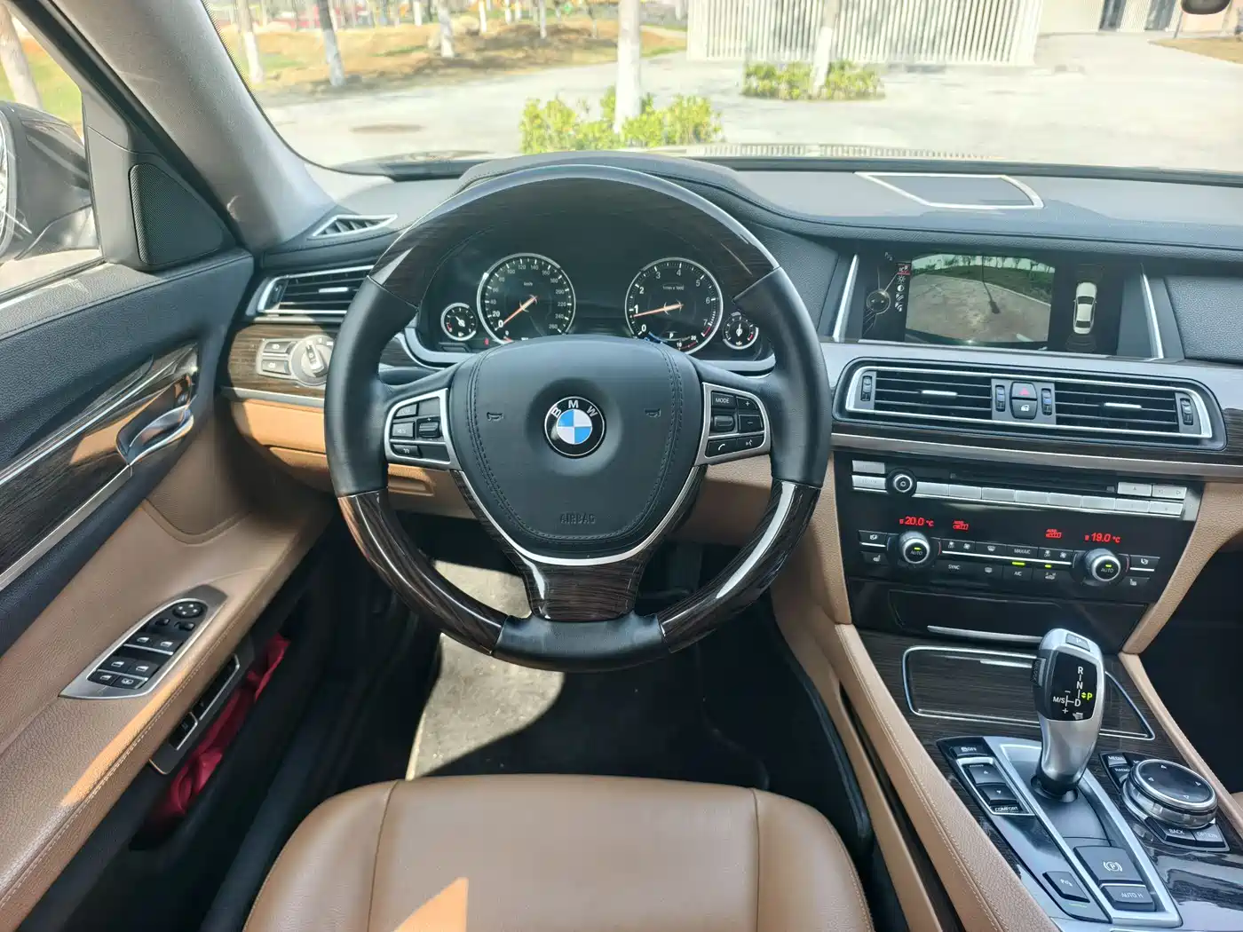 BMW 7 Series 2013 Model 730Li Leading фото 14