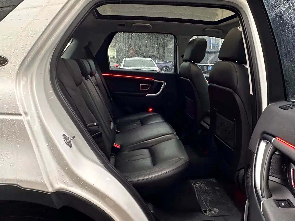 Land Rover Discovery Sport 2019 240PS SE Edition China V фото 8