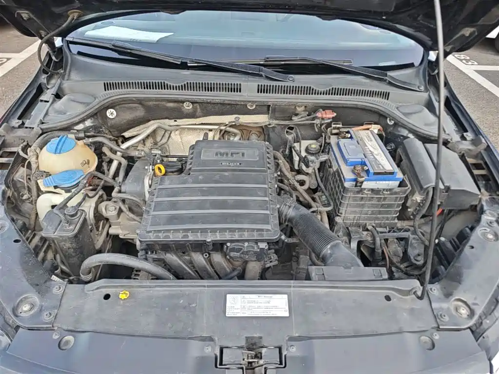 Volkswagen Sagitar 2015 1.6L Automatic Comfort фото 20