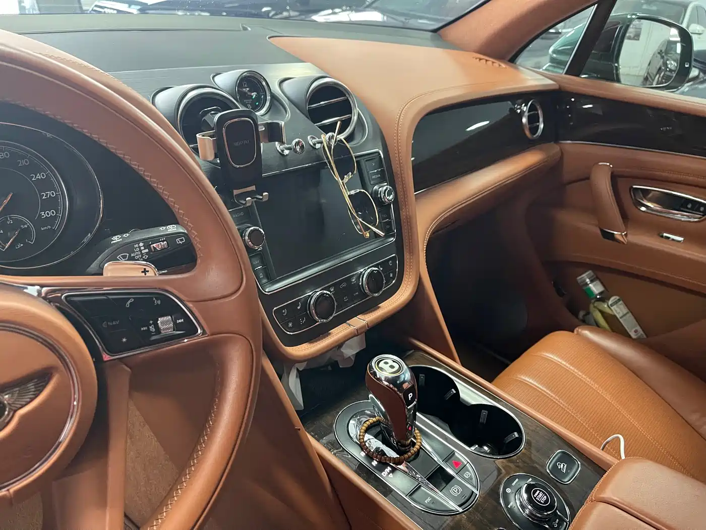 Фото 6 - Bentley Bentayga