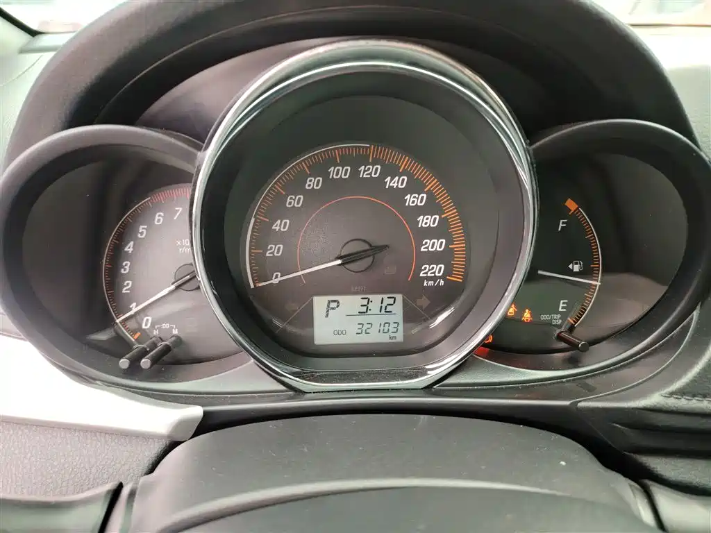 Toyota YARiS L Zhi Xuan 2021 1.5L CVT Leading Edition фото 4