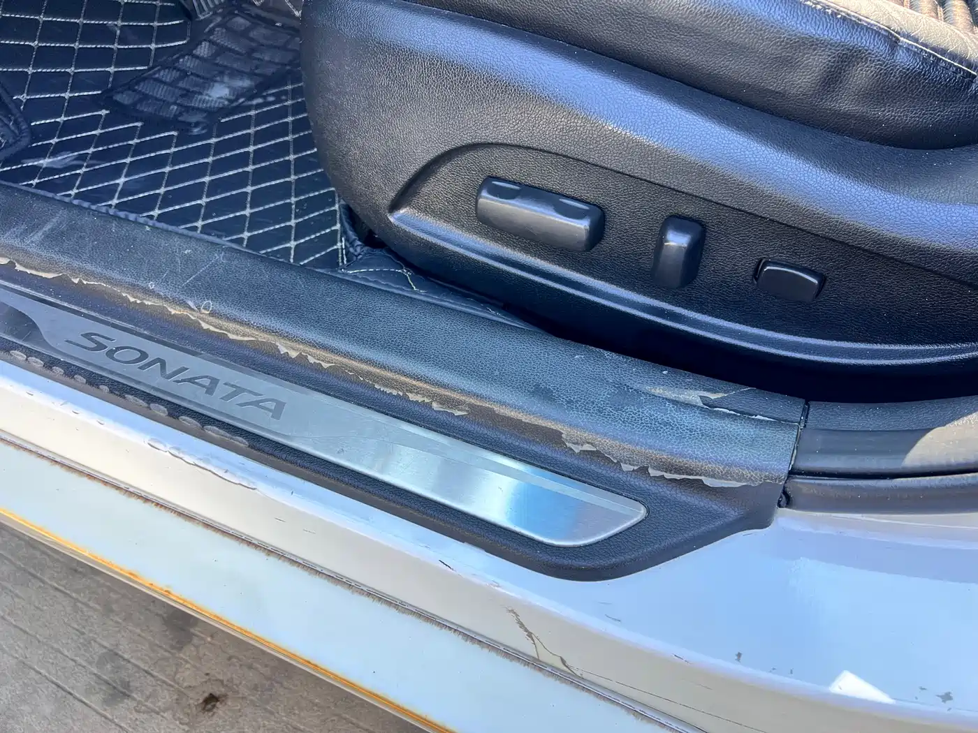 Hyundai Sonata 2013 2.0L Automatic Premium Edition фото 11