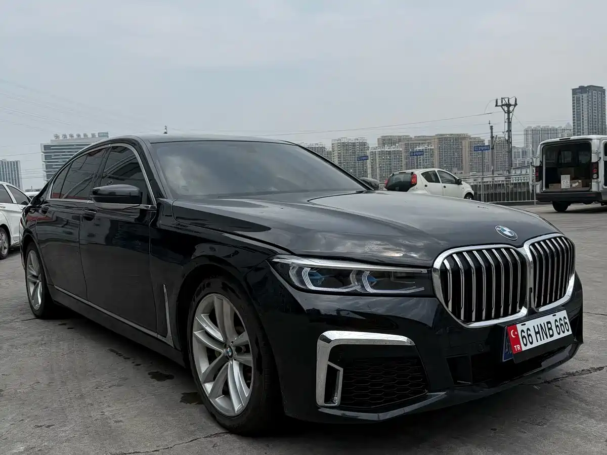 BMW 7 Series 2016 730Li Leading фото 3