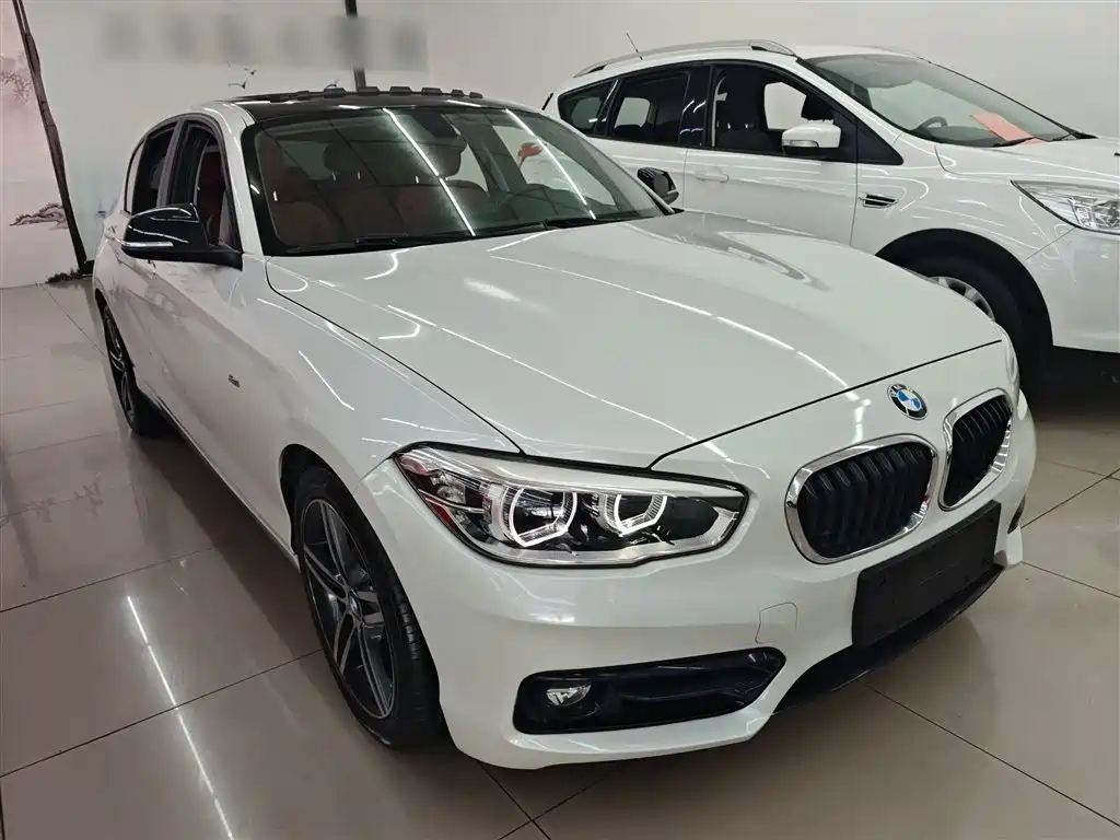 BMW 1 Series (Import) 2018 118i Sport Design Package фото 4